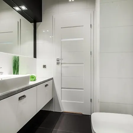 Black&white Free Parking Apartment