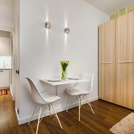 Black&white Free Parking