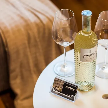 Black&white Free Parking * Gdynia