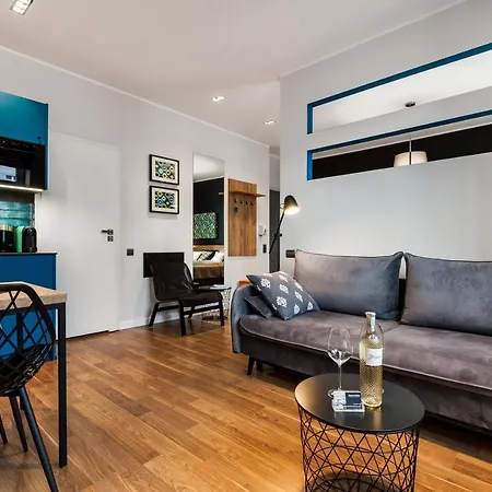 Black&white Free Parking Gdynia