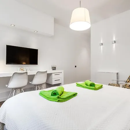 Black&white Free Parking Apartment